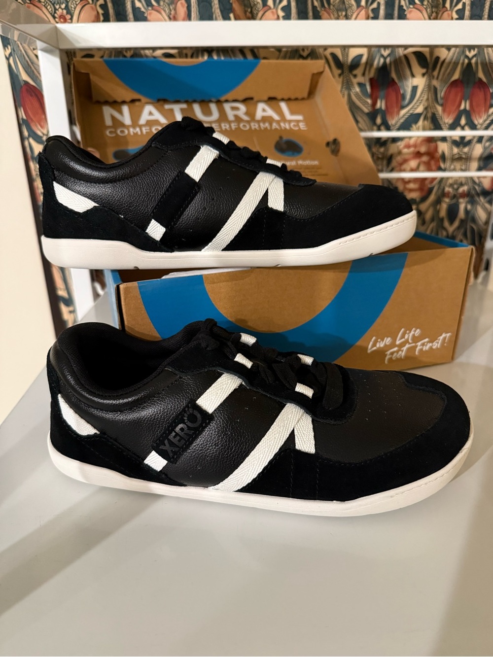 NWT Xero Women's Kelso Court Shoes Barefoot Sneakers Size 9 Black & White - Picture 4 of 7